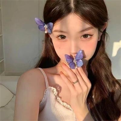 小犬与女孩